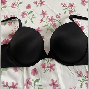 NWOT VICTORIA’S SECRET BLACK BRA